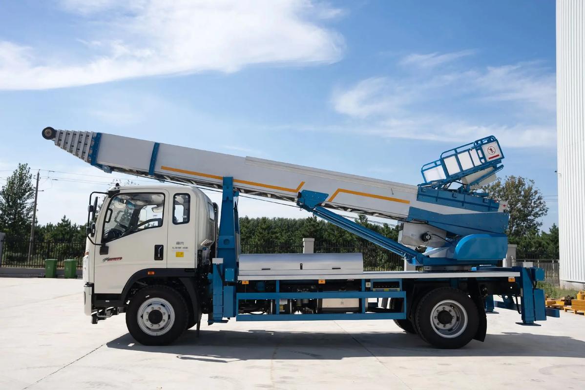 紫云云梯上料车租赁费用