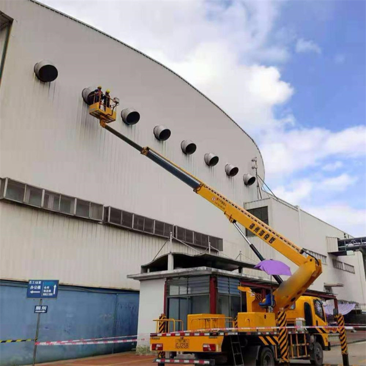 紫云高空作业车出租服务：专业广告牌安装解决方案